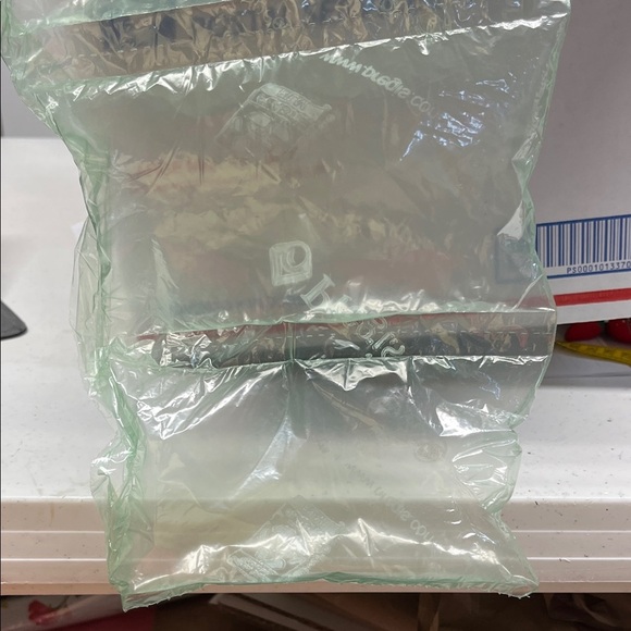 50 Air Cushion Packaging - Picture 6 of 9